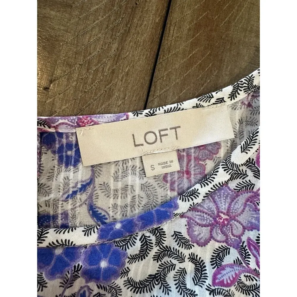 LOFT Purple Floral Print Shirred Yoke Top Puff Sleeve Lightweight Size Small EUC